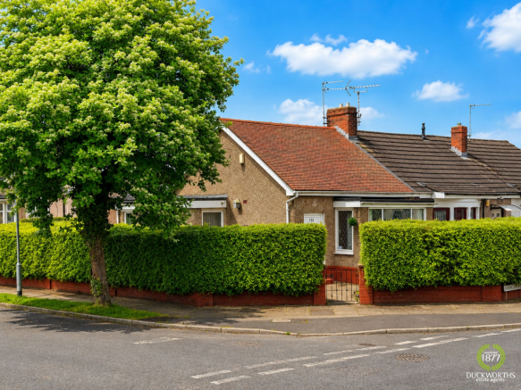 1 bed property, in Haywood Road, £140,000