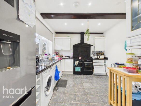 3 bed property, in Cherry Orchard, £525,000
