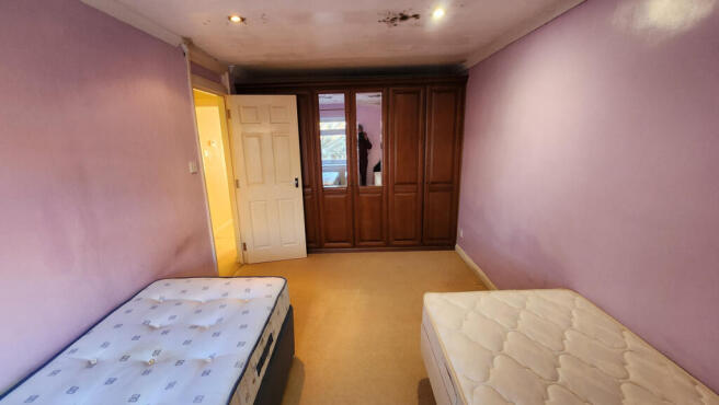 1 bed property, in Lucerne Court, £75,000