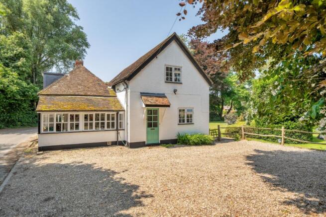 5 bed property, in North Elham, £735,000