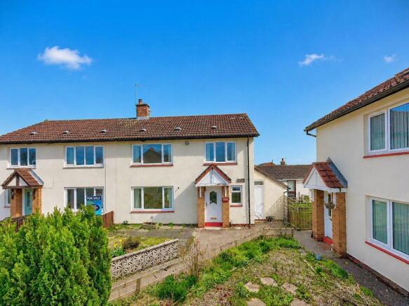 3 bed property, in Drummonds Close, £168,000