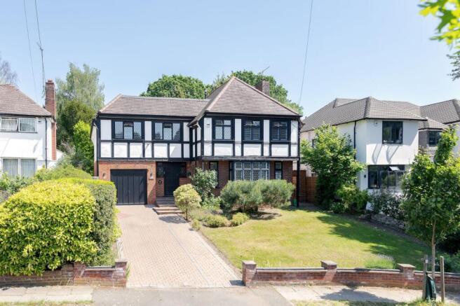5 bed property, in Wimborne Avenue, £1,200,000