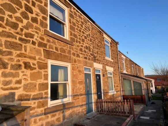 2 bed property, in 19 Cowbar Cottages, £250,000