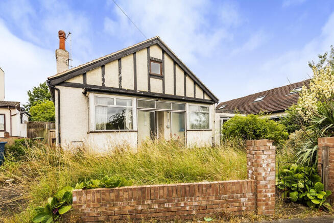 3 bed property, in Eastcote Lane, £575,000
