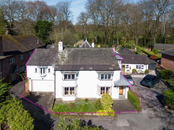 4 bed property, in Flash Lane, £650,000