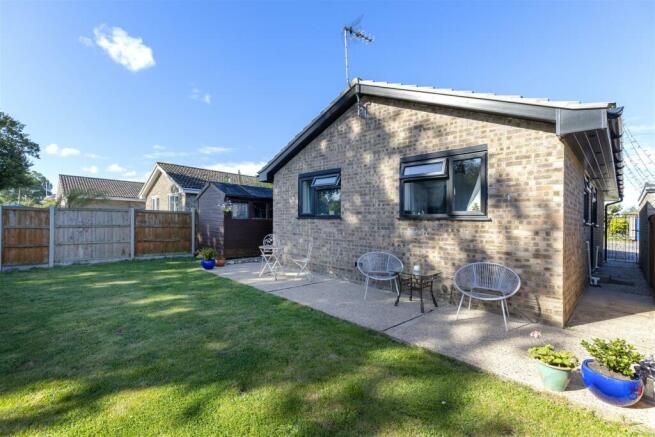 3 bed property, in Barons Close, £315,000