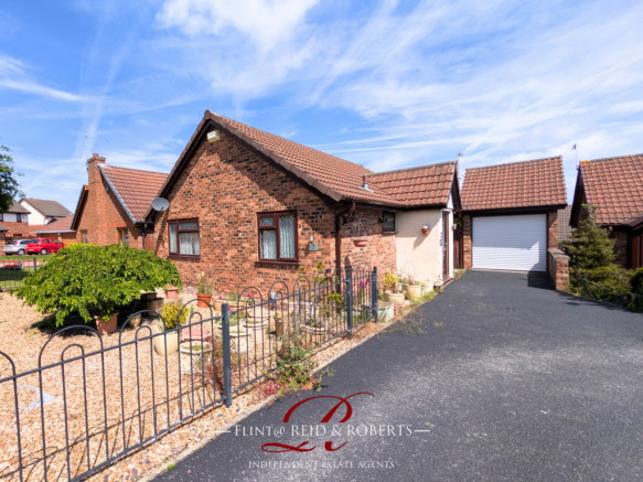 2 bed property, in Mill Croft, £200,000