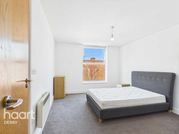 2 bed property, in Friar Gate, £140,000