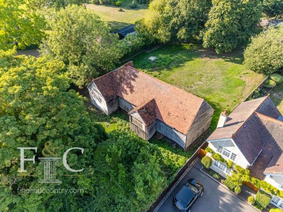 5 bed property, in Barn For Conversion, £600,000