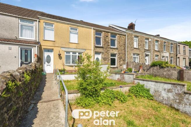2 bed property, in Penfilia Terrace, £130,000