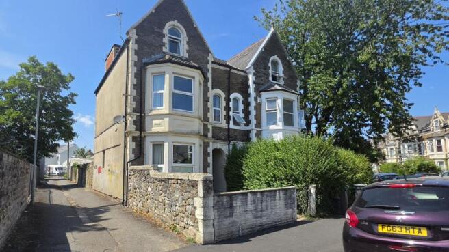 5 bed property, in Cardiff CF24, £425,000