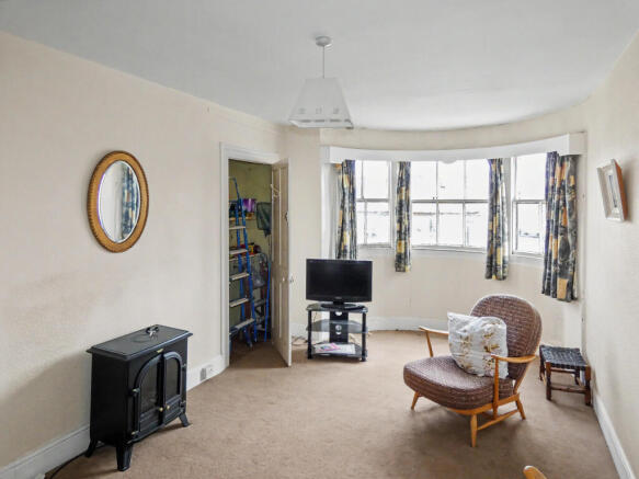 4 bed property, in 32C, £10,000