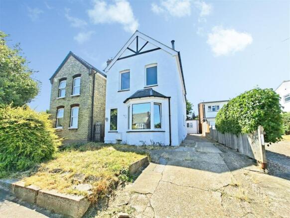 5 bed property, in Mount Road, £560,000