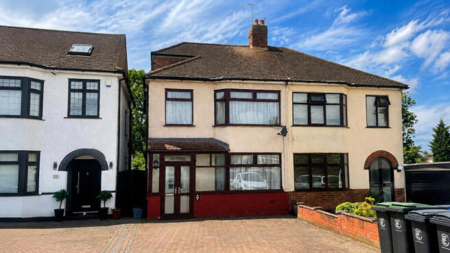 4 bed property, in Paternoster Close, £480,000