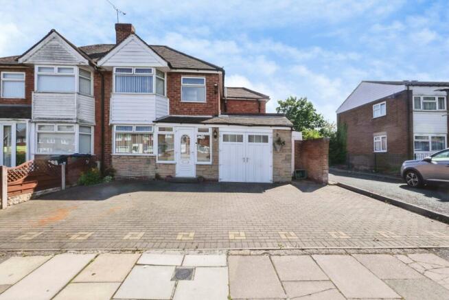 3 bed property, in Kings Road, £320,000