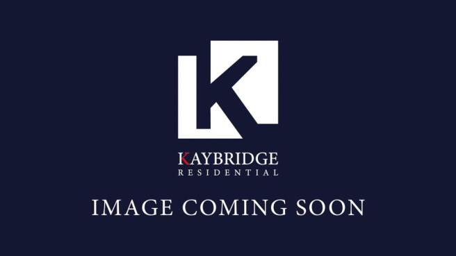 3 bed property, in Riverview Road, £575,000