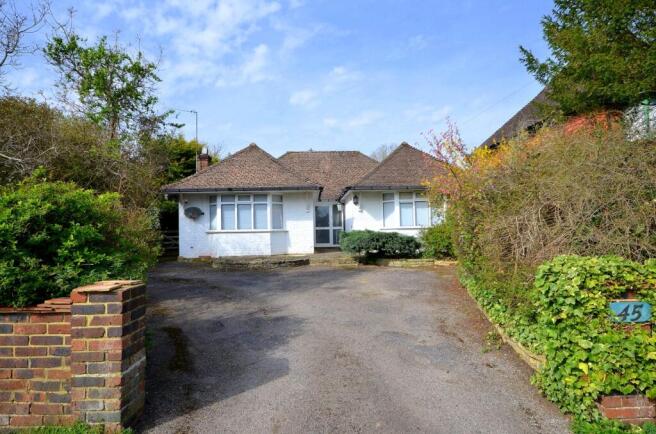3 bed property, in The Drive, £525,000