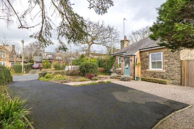 1 bed property, in Tan House Lane, £395,000