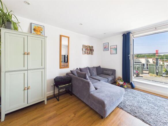 2 bed property, in City Reach, £250,000