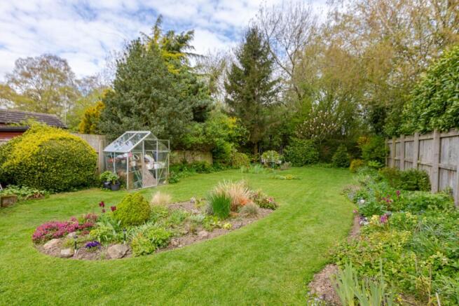 2 bed property, in Scurragh Lane, £349,000