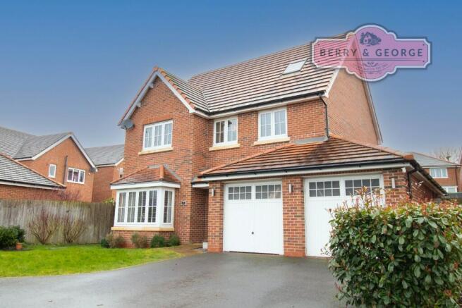 5 bed property, in Poppy Field Road, £475,000