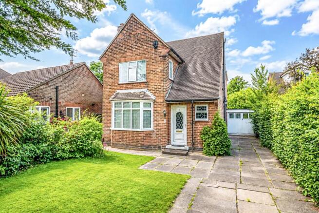 4 bed property, in Rowley Lane, £390,000