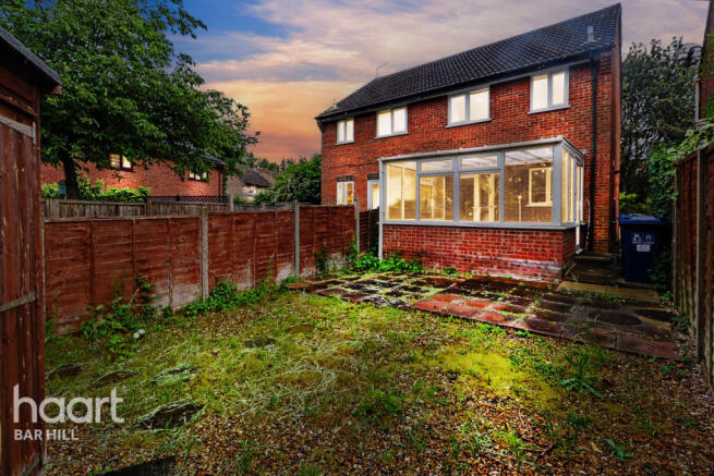 3 bed property, in The Brambles, £250,000