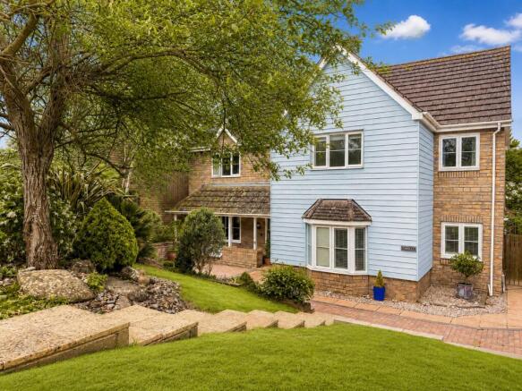 5 bed property, in Charlcombe Rise, £850,000