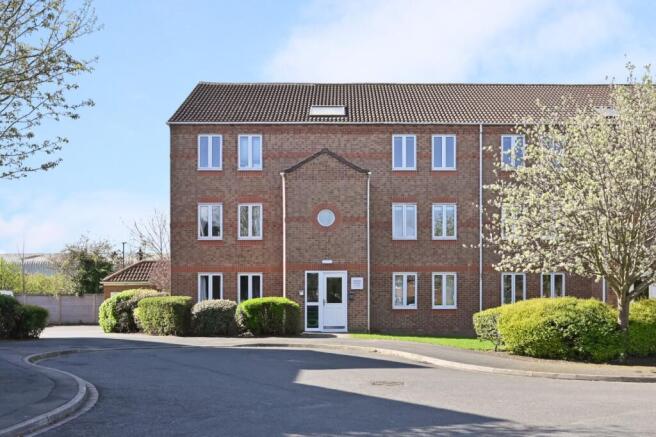 2 bed property, in Danube House, £167,500