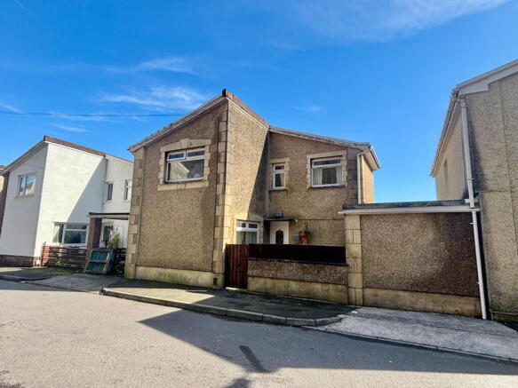 4 bed property, in March Hywel, £180,000