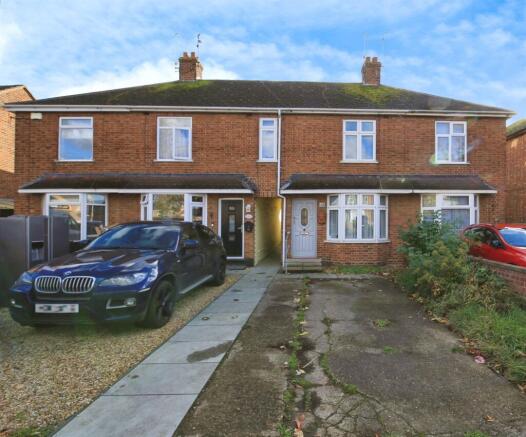 3 bed property, in Oxney Road, £190,000