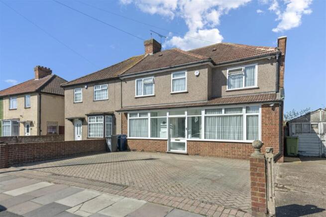 6 bed property, in North Road, £850,000