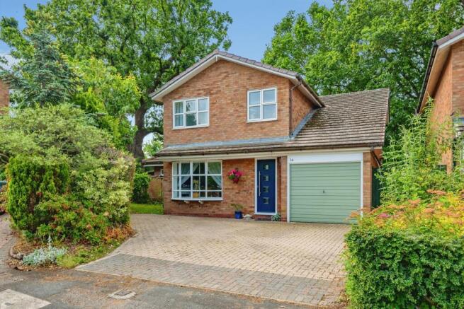 4 bed property, in Hazel Grove, £525,000