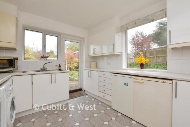 2 bed property, in Downs Court Road, £530,000