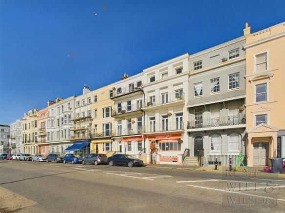 2 bed property, in 16 Market Street, £200,000