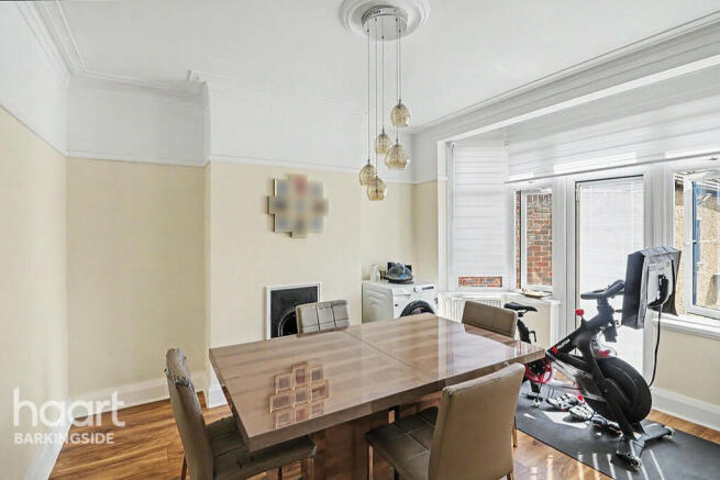 3 bed property, in Aldborough Road North, £550,000