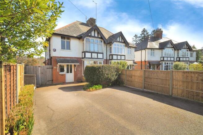 3 bed property, in Princes Crescent, £400,000