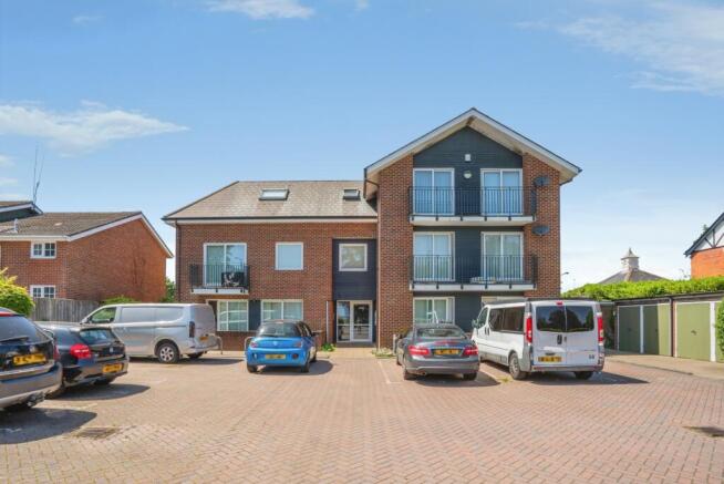 2 bed property, in London Road, £230,000