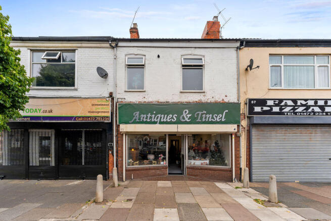 2 bed property, in Grimsby Road, £120,000