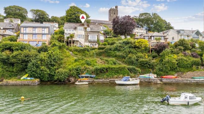 4 bed property, in Pillory Hill, £1,500,000