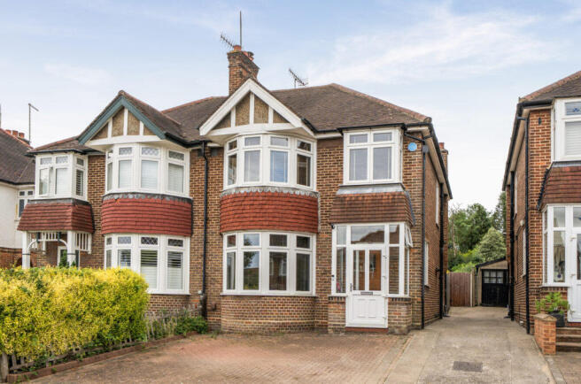 3 bed property, in Ainsdale Road, £1,150,000