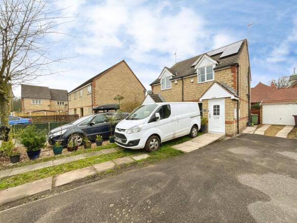2 bed property, in New Scott Street, £150,000