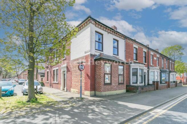 8 bed property, in Dallas Street, £285,000