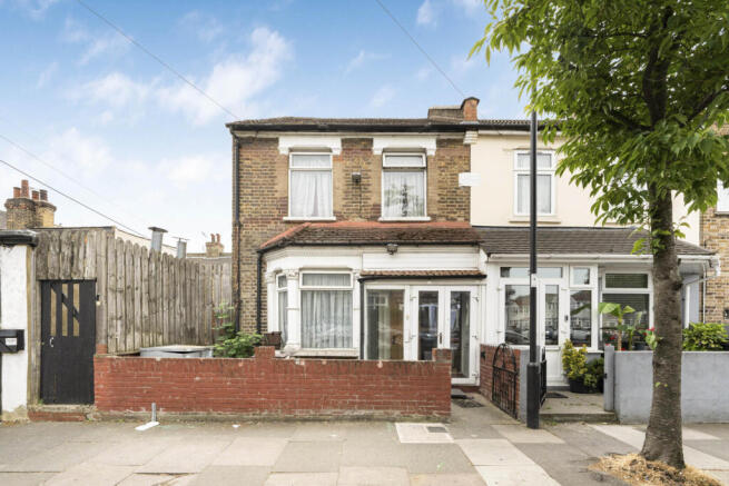 3 bed property, in King Edwards Road, £375,000