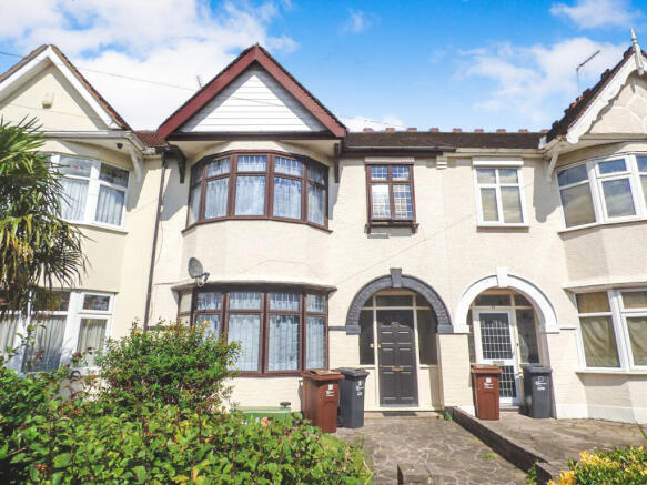 3 bed property, in Shirley Gardens, £500,000