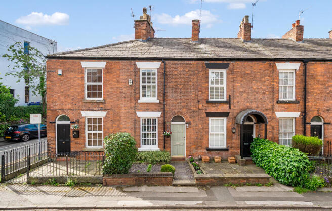 2 bed property, in Chorley Hall Lane, £349,950