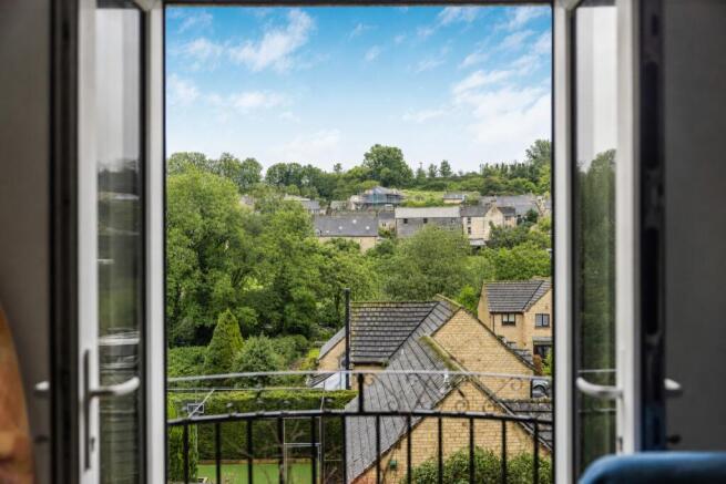 4 bed property, in Rectory Lane, £375,000