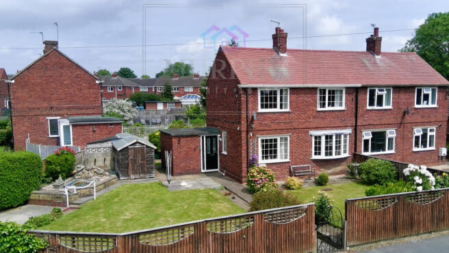 2 bed property, in Woodland View, £180,000