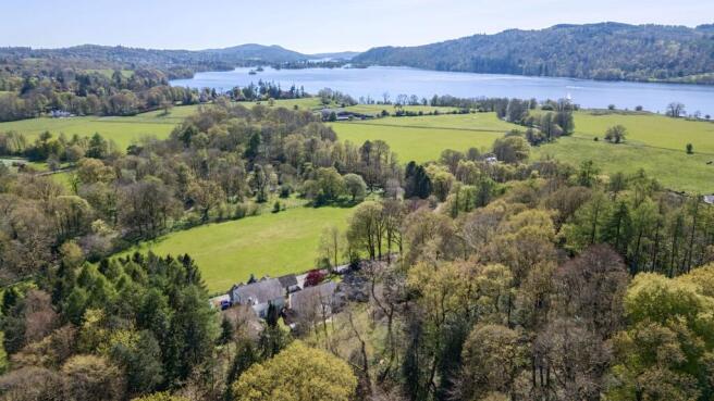4 bed property, in Ambleside Road, £550,000