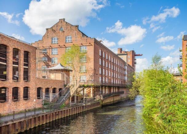 1 bed property, in Rowntree Wharf, £95,000